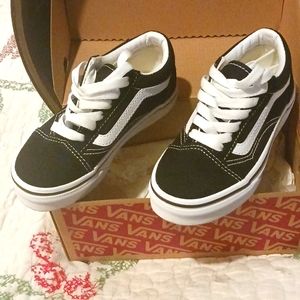 Black/ true white size 11 children's Van's never warn